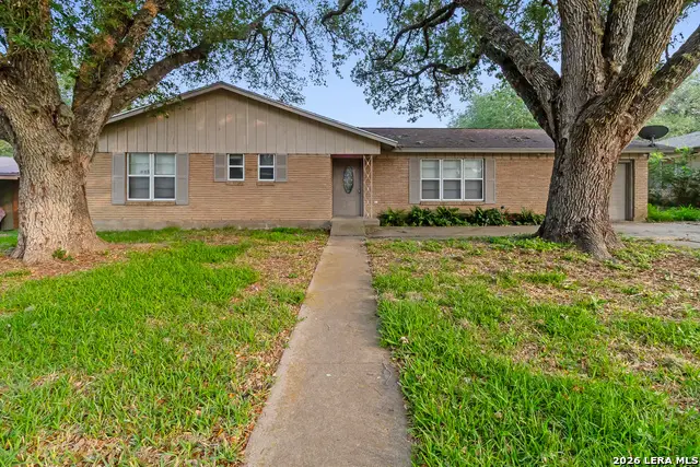 1410 Oriole Ln, Beeville, TX 78102 - #1