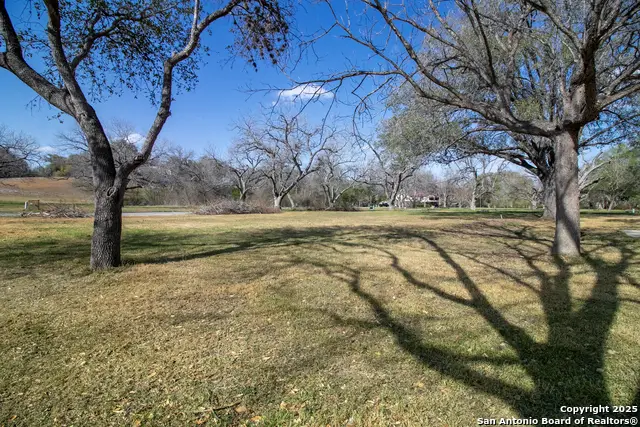 5 E Hampton Dr, Seguin, TX 78155 - #1