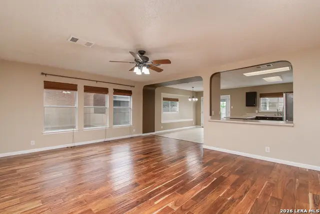 851 Camel Back Dr, New Braunfels, TX 78130 - #2