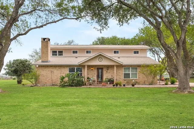 350 Ullrich, Marion, TX 78124 - #1