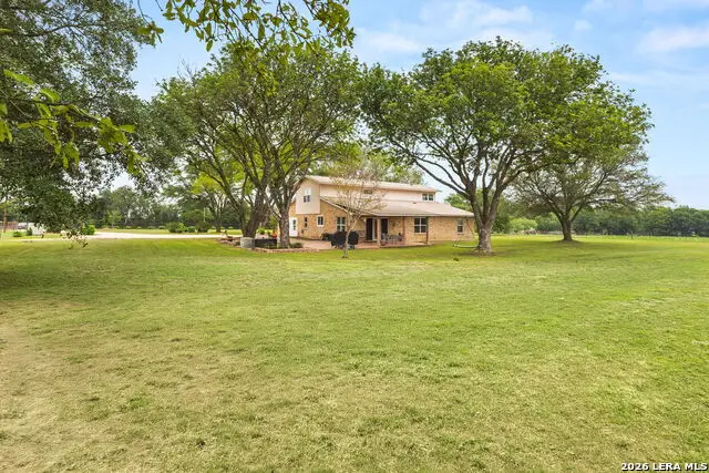 350 Ullrich, Marion, TX 78124 - #3