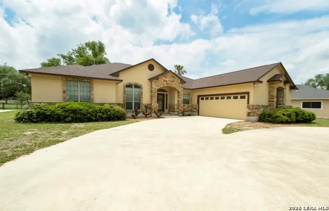 518 Jack Nickolaus, Devine, TX 78016 - #1