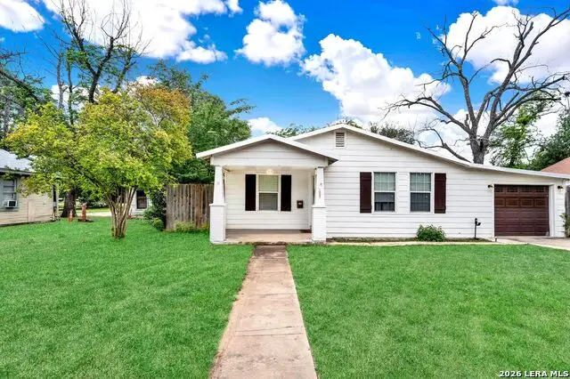 1607 14th St, Hondo, TX 78861 - #2
