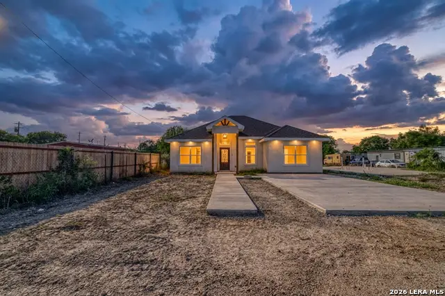 39 Victoriano Ave, Eagle Pass, TX 78852 - #1