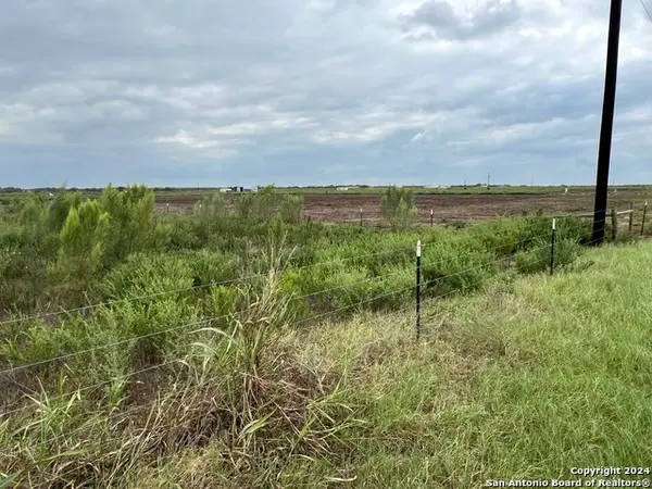 5155 St Hwy 97w, Floresville, TX 78114