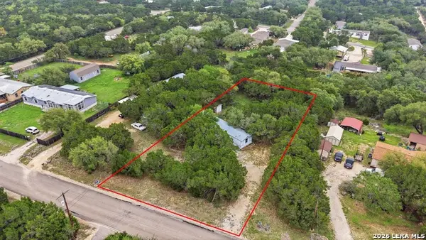 906 Qappuella Dr, Canyon Lake, TX 78133