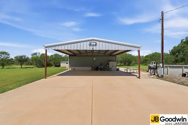152 E County Road 304, Jourdanton, TX 78026 - #3