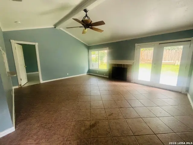 3918 Chimney Springs Dr, San Antonio, TX 78247 - #2