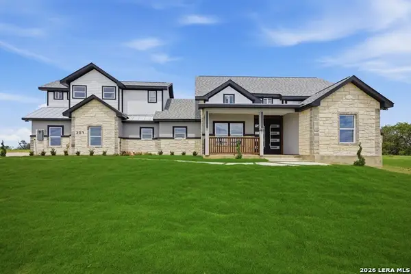 207 Hidden Ranch, Floresville, TX 78114