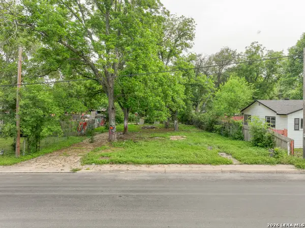 607 15th, Hondo, TX 78861