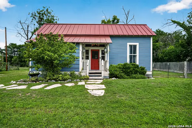 320 Second St, Comfort, TX 78013 - #1