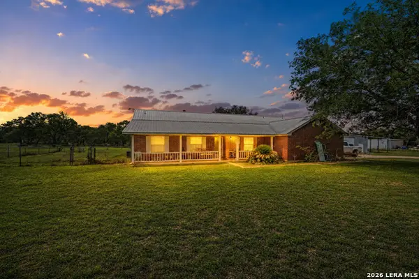 3091 County Road 357, La Vernia, TX 78121