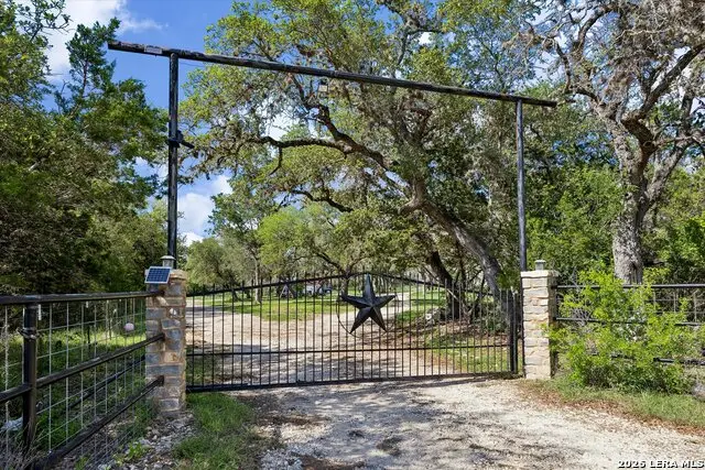 575 County Road 342, Hondo, TX 78861 - #2