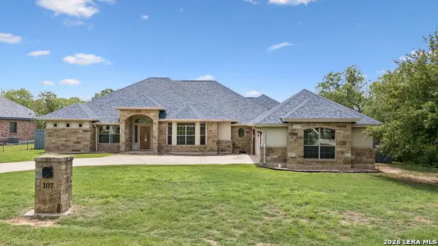 107 Oakview, Floresville, TX 78114 - #1