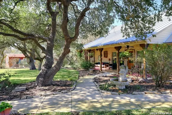 316 Go Away Rd, Blanco, TX 78606