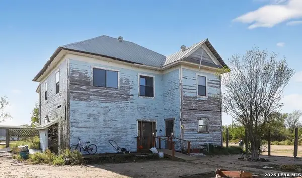 1440 School Dr, Poteet, TX 78065