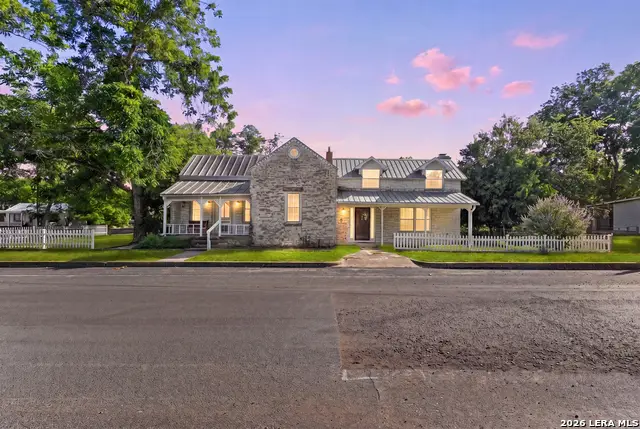 501 W Creek St, Fredericksburg, TX 78624 - #1