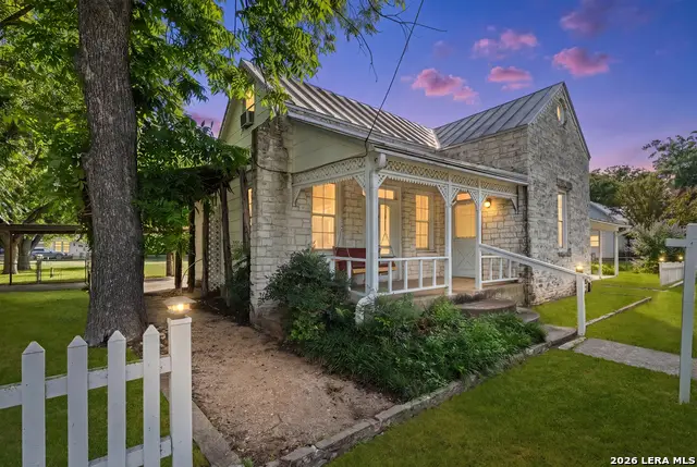 501 W Creek St, Fredericksburg, TX 78624 - #3