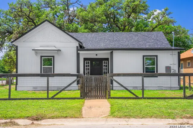502 Ross St, Kerrville, TX 78028 - #1