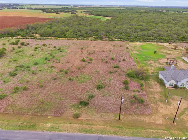 157 Gentle Breeze, Floresville, TX 78114
