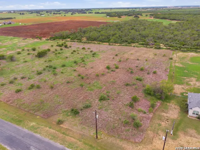 157 Gentle Breeze, Floresville, TX 78114 - #2