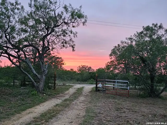 845 Campobella Ln, Kingsbury, TX 78638 - #1