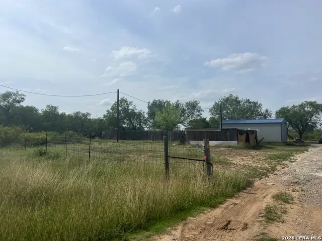 130 Trails End, Pleasanton, TX 78064 - #2