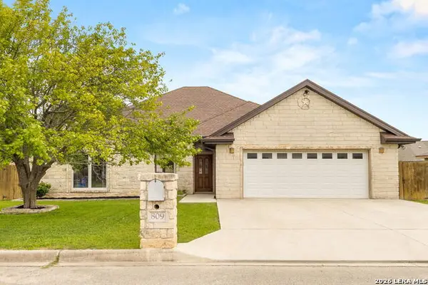 809 Saint James, Seguin, TX 78155