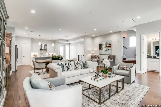 127 Marcia Pl #3, Alamo Heights, TX 78209 - #2