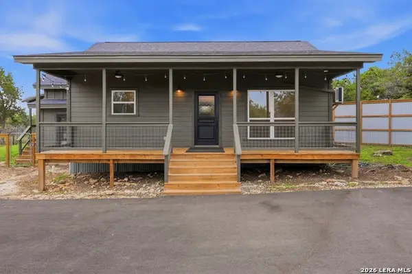 833 Canyon Oaks Dr, Canyon Lake, TX 78133