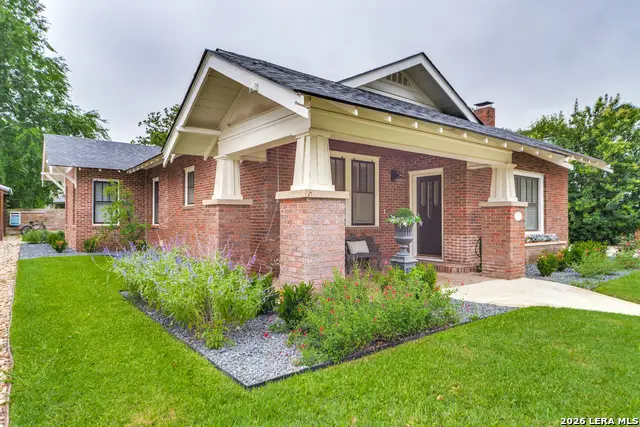 119 E Evergreen St, Boerne, TX 78006 - #3