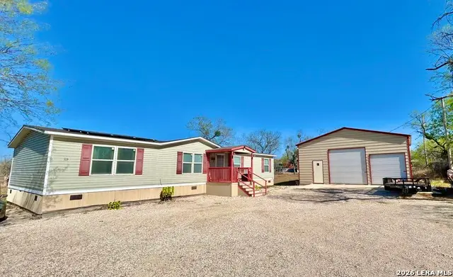 115 E 4th St, Natalia, TX 78059 - #2