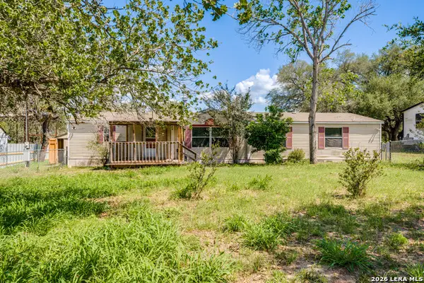 21884 Priest, Elmendorf, TX 78112