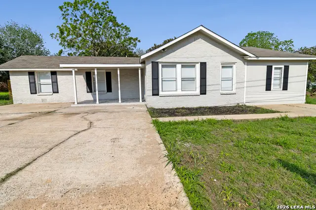 1404 N Comitas St, Beeville, TX 78102 - #1