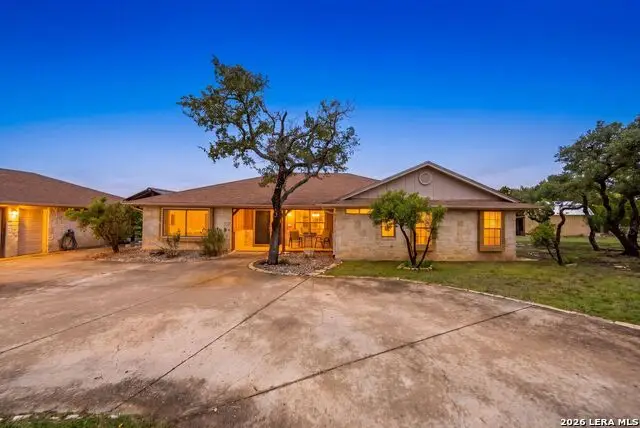 139 N Drew, Kerrville, TX 78028 - #1