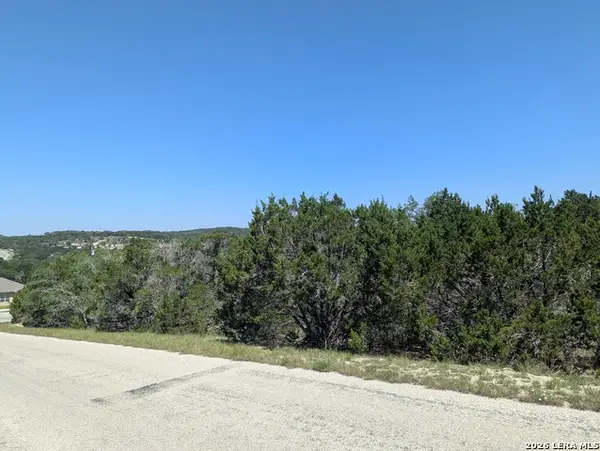 631 La Paloma Dr, Canyon Lake, TX 78133