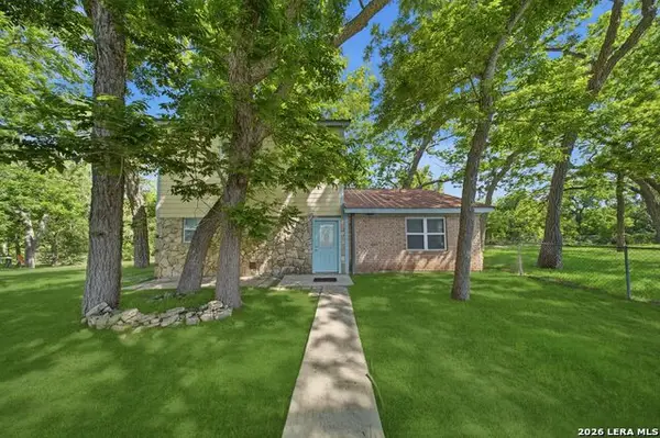 1276 River Trl, Seguin, TX 78155