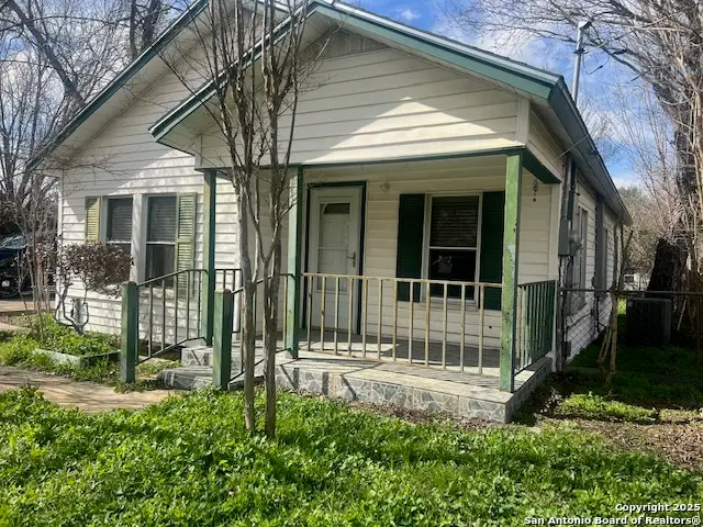 1117 Standish, Floresville, TX 78114 - #1