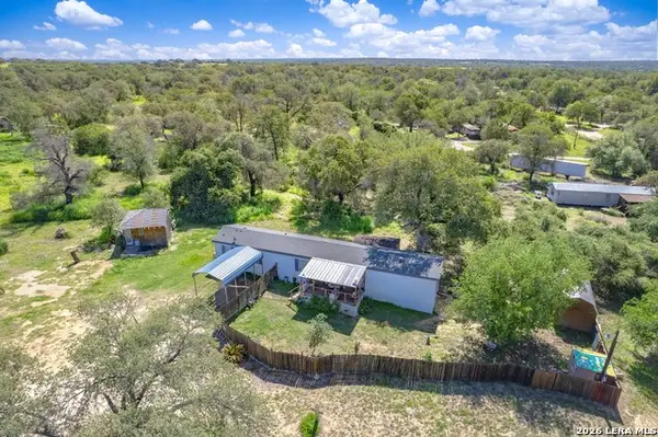 953 Forest Oaks Dr, Somerset, TX 78069
