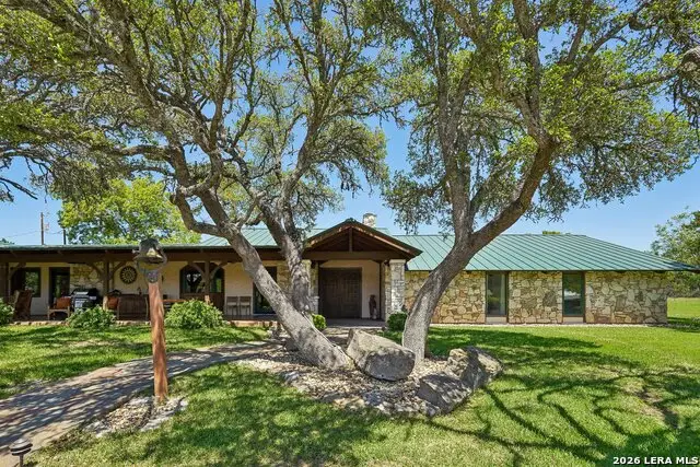 722 W Lacey Oaks Parkway, Kerrville, TX 78028 - #1