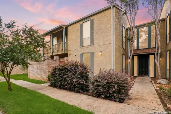 3678 Hidden Dr #905, San Antonio, TX 78217