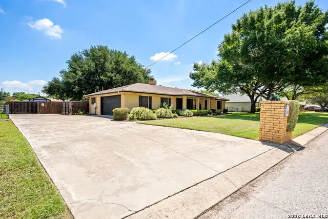 162 Doris St, New Braunfels, TX 78130 - #3