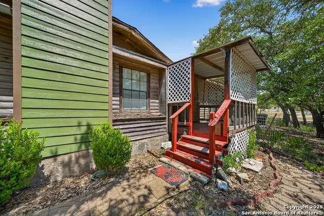 455 Oak View Dr, Lakehills, TX 78063 - #2