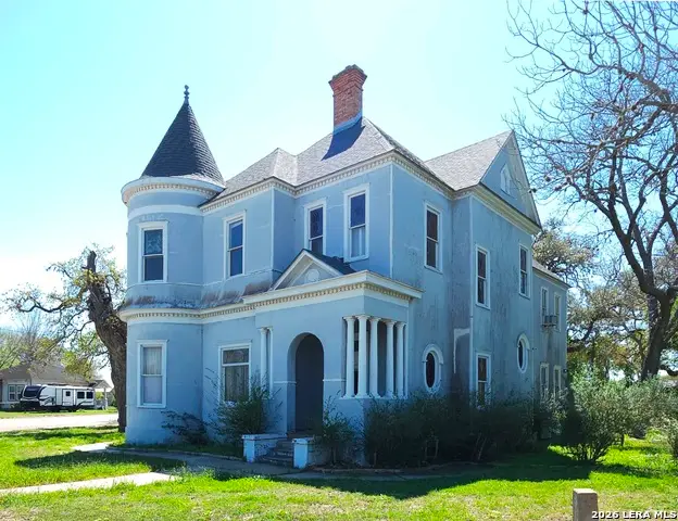 311 E Broadway St, Cuero, TX 77954 - #1