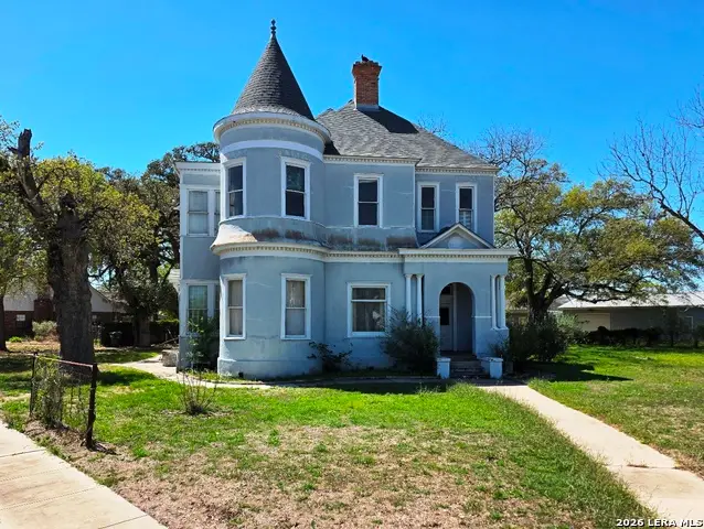 311 E Broadway St, Cuero, TX 77954 - #2