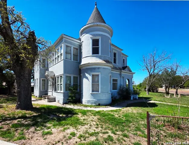 311 E Broadway St, Cuero, TX 77954 - #3
