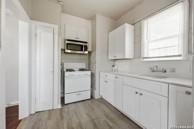 309 E Lullwood Ave, San Antonio, TX 78212 - #3