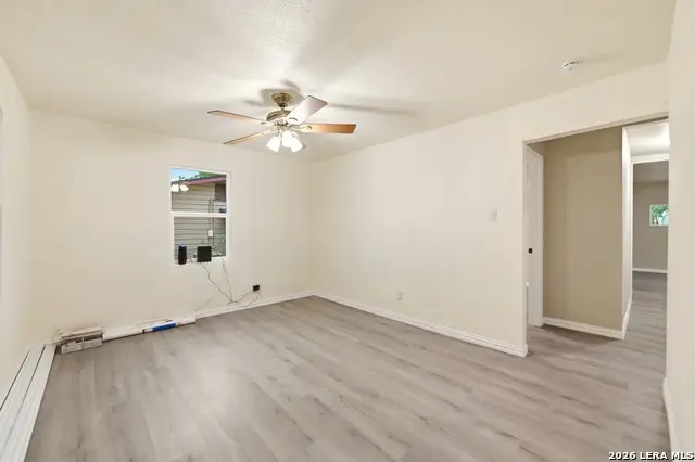 715 W Vestal Pl, San Antonio, TX 78221 - #3