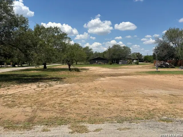 00 Curtis, Devine, TX 78016 - #2