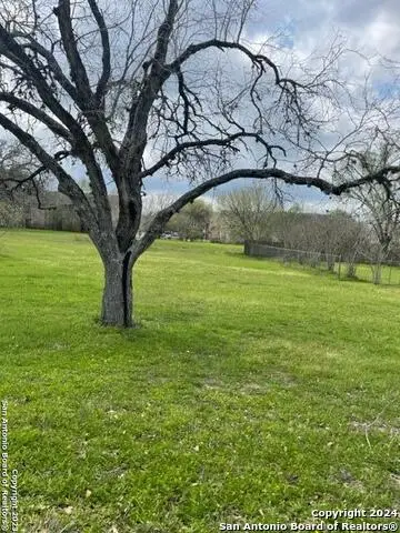 701 N Terry St, Cuero, TX 77954
